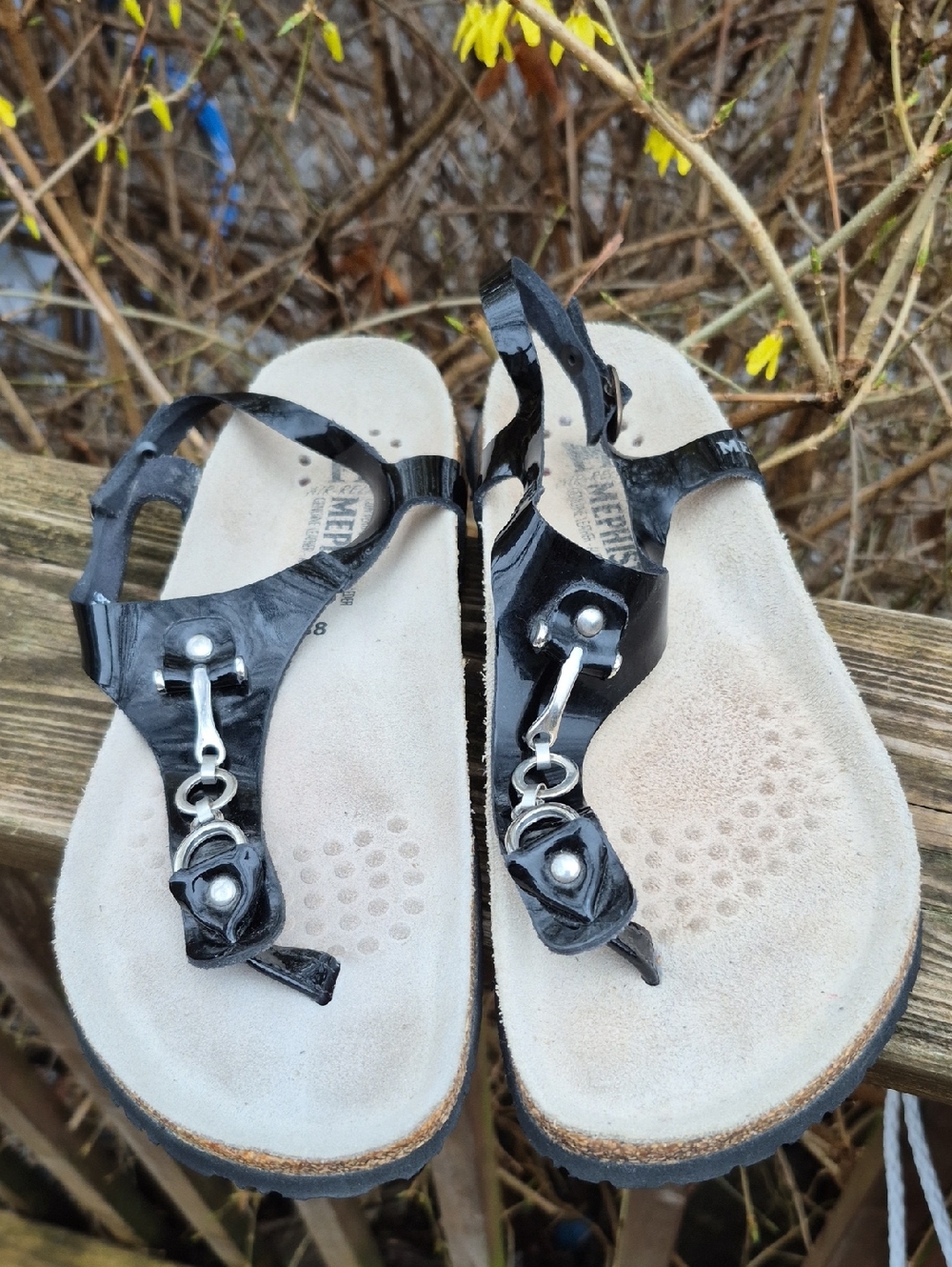Mephisto Black Patent Leather Thong Sandals with Silver Hardware